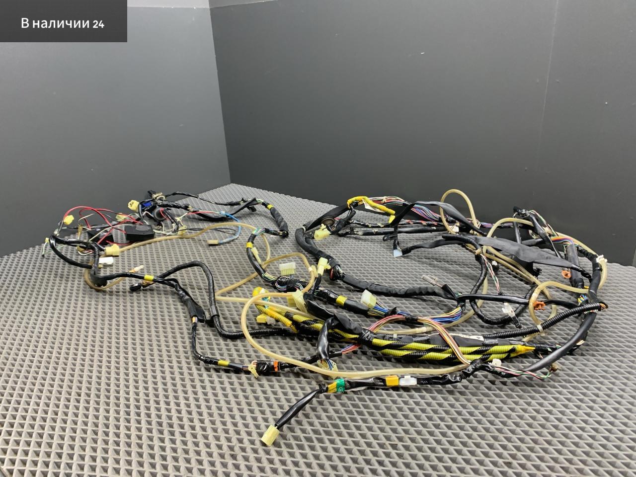 проводка салона Toyota Cami 1 поколение J122E 2001, 1.3 л., K3-VE, бензин, АКПП, 6a5 - черный, внедорожник 5 дв., задний привод, правый руль, 82161-87421 - фото №1