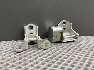 петля двери Renault Megane 2 поколение LM0B 2005, 1.6 л., K4M 760, бензин, МКПП, 632 — gris boreal-2, седан, передний привод, 8200704552, 8200885639