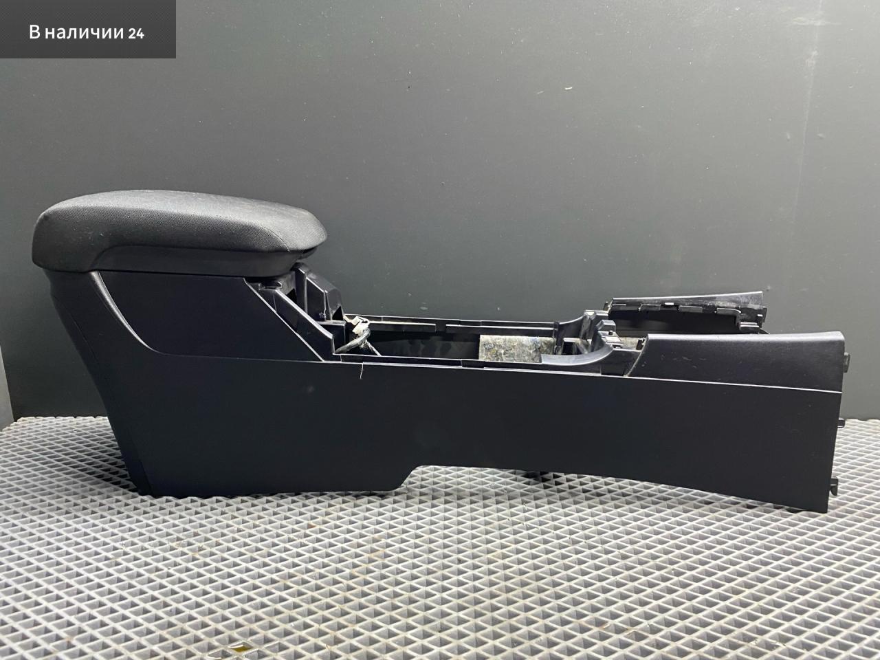 подлокотник Mitsubishi Lancer 10 поколение CY2A 2008, 1.5 л., 4A91, бензин, АКПП, x42b - черный, седан, передний привод, 8011A219ZZ - фото №1