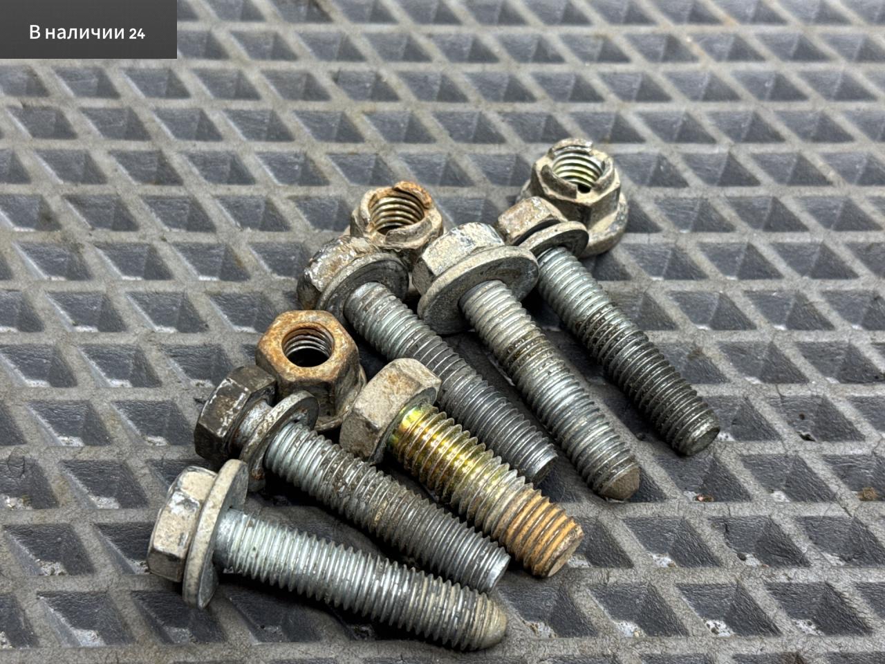 болт Renault Megane 2 поколение LM0B 2005, 1.6 л., K4M 760, бензин, МКПП, 632 — gris boreal-2, седан, передний привод, 7703101596, 7703101550 - фото №1