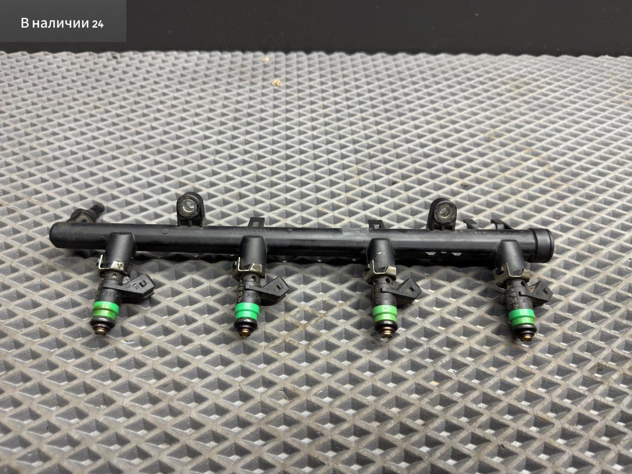 топливная рампа Renault Megane 2 поколение LM0B 2005, 1.6 л., K4M 760, бензин, МКПП, 632 — gris boreal-2, седан, передний привод, 8200135504, 8200505191 - фото №1