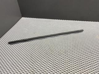 Уплотнитель стекла Toyota Cami 1 поколение J122E 2001, 1.3 л., K3-VE, бензин, АКПП, 6a5 - черный, внедорожник 5 дв., задний привод, правый руль, 68163-87401