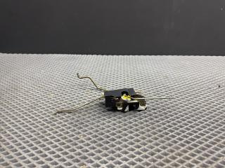 замок двери передней правой Hyundai Accent 2 поколение (LC) 2006, 81320-25030