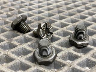 болт Kia Magentis 1 поколение [рестайлинг] GD 2004, 2.5 л., G6BV, бензин, АКПП, седан, передний привод, 2331135050