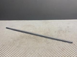 Уплотнитель стекла Toyota Yaris XP9 KSP90 (2005 - 2009), 1.0 л., 1KR-FE, бензин, МКПП, хетчбэк 5 дв., передний привод, 682100D060