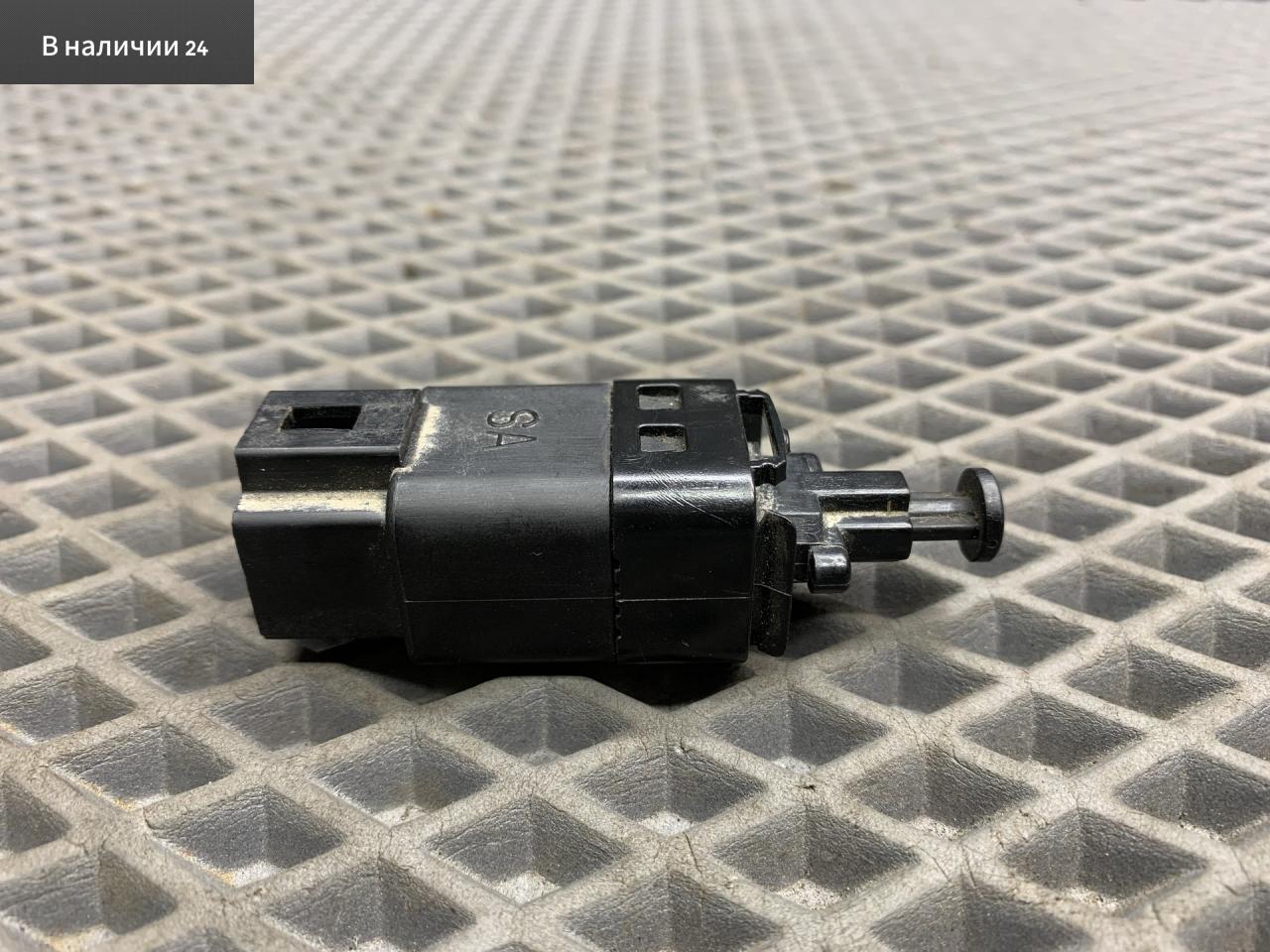 Датчик педали тормоза (лягушка) Chevrolet Lacetti 1 поколение J200 2012, 1.6 л., F16D3, бензин, МКПП, хетчбэк 5 дв., передний привод, правый руль, 96874570 - фото №1