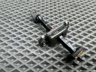 ограничитель открывания двери Kia Rio 2 поколение [рестайлинг] JB 2009, 1.4 л., G4EE, бензин, МКПП, белый ud - clear white, седан, передний привод, 793801G000