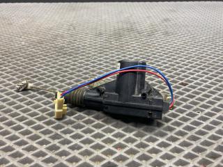 активатор замка багажника Toyota Yaris XP9 KSP90 (2005 - 2009), 1.0 л., 1KR-FE, бензин, МКПП, хетчбэк 5 дв., передний привод, 691500D030