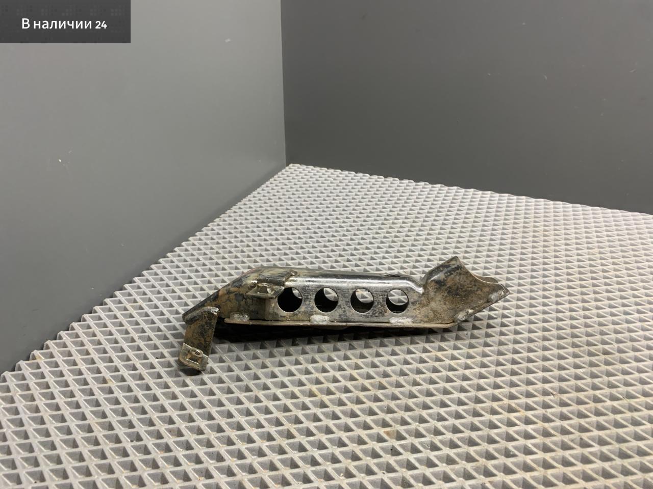 Кронштейн балки Toyota Cami 1 поколение J122E 2001, 1.3 л., K3-VE, бензин, АКПП, 6a5 - черный, внедорожник 5 дв., задний привод, правый руль, 4880987401 - фото №1