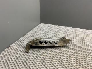 Кронштейн балки Toyota Cami 1 поколение J122E 2001, 1.3 л., K3-VE, бензин, АКПП, 6a5 - черный, внедорожник 5 дв., задний привод, правый руль, 4880987401