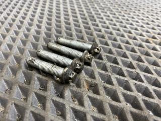 болт Mitsubishi Lancer 10 поколение CY2A 2008, 1.5 л., 4A91, бензин, АКПП, x42b - черный, седан, передний привод, MU010007