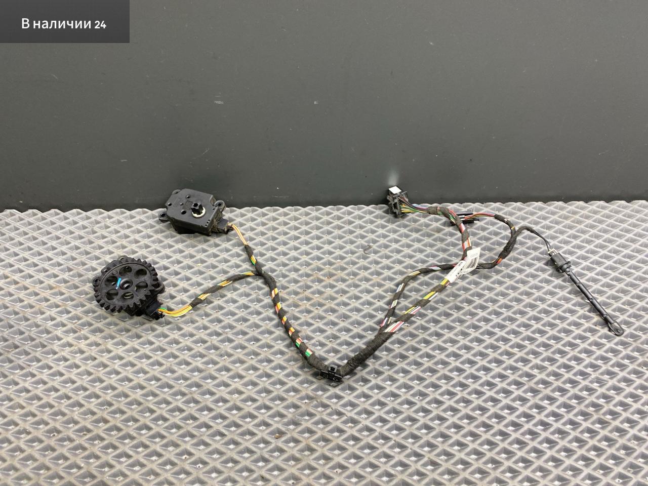 проводка отопителя (печки) Chevrolet Cruze 1 поколение J305 2012, 1.8 л., Z 18 XER, бензин, МКПП, белый, хетчбэк 5 дв., передний привод, A52420919, 10G290482 - фото №1