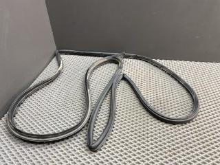 уплотнитель двери Mitsubishi Lancer 10 поколение CY2A 2008, 1.5 л., 4A91, бензин, АКПП, x42b - черный, седан, передний привод, 5725A049