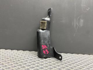 кронштейн (крепление) Hyundai Accent 2 поколение (LC) LC2 2009, 1.5 л., G4EC-G, бензин, МКПП, h01 - бежевый, седан, передний привод, 81476-25000