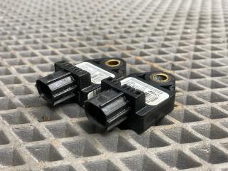 датчик удара Kia Rio 2 поколение [рестайлинг] JB 2009, 1.4 л., G4EE, бензин, МКПП, белый ud - clear white, седан, передний привод, 95920-3K100