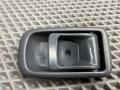 ручка внутренняя передняя левая Toyota Cami 1 поколение J122E 2001, 1.3 л., K3-VE, бензин, АКПП, 6a5 - черный, внедорожник 5 дв., задний привод, правый руль, 6927080-87501 - фото №2