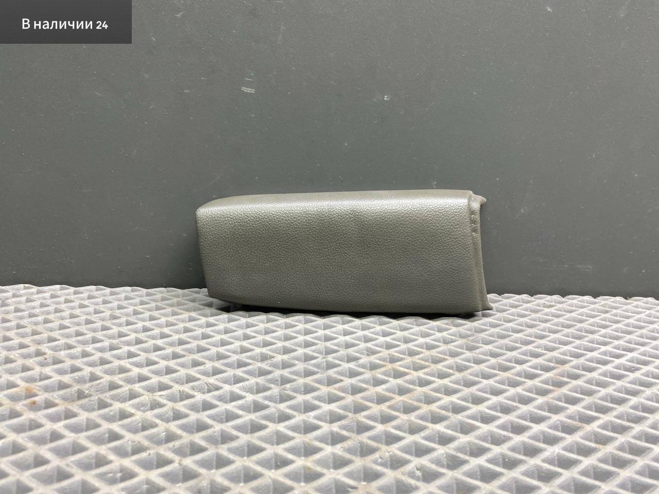 подлокотник двери Chevrolet Cruze 1 поколение J305 2012, 1.8 л., Z 18 XER, бензин, МКПП, белый, хетчбэк 5 дв., передний привод - фото №1