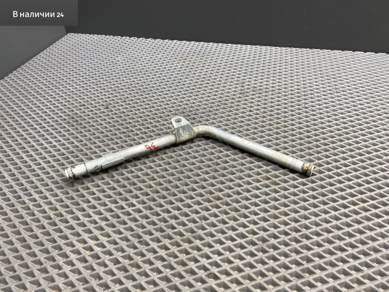 трубка охлаждающей жидкости Toyota Cami 1 поколение J122E 2001, 1.3 л., K3-VE, бензин, АКПП, 6a5 - черный, внедорожник 5 дв., задний привод, правый руль, 16322-87402 - фото №1