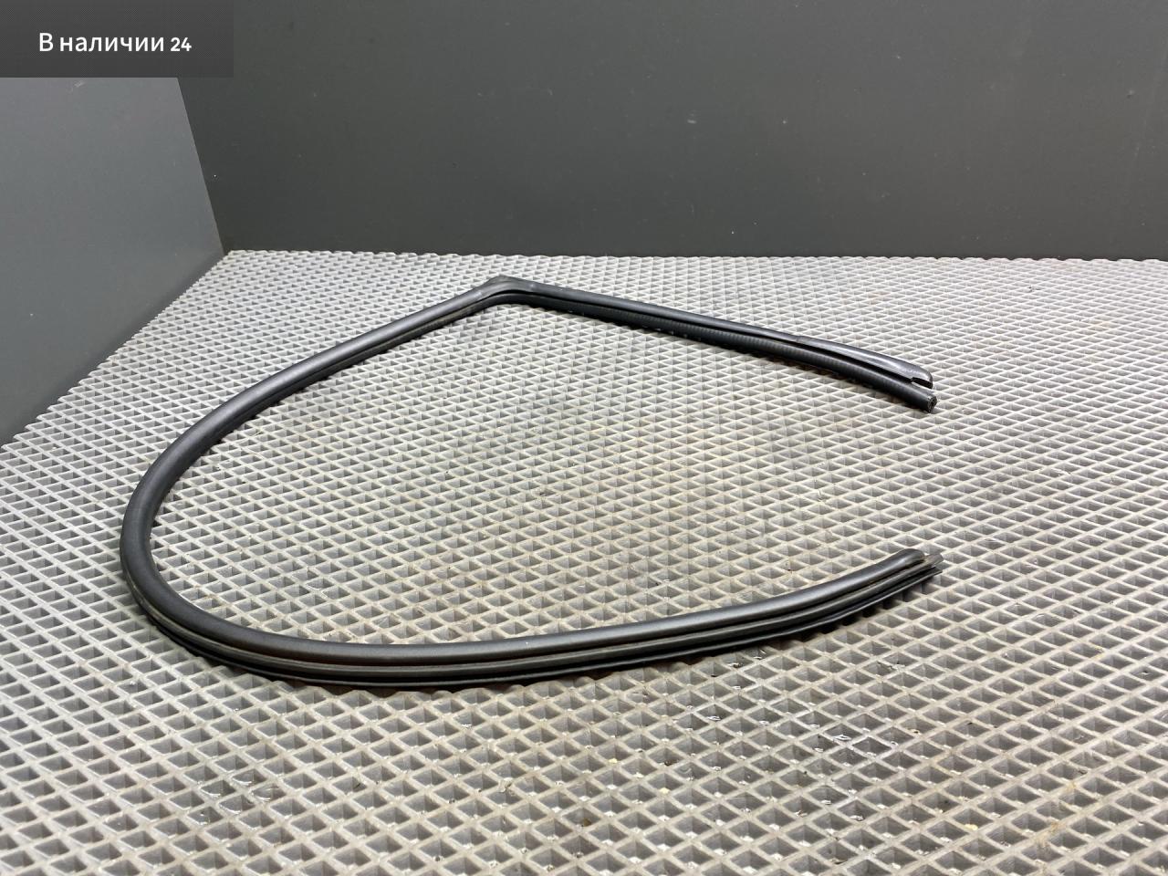 уплотнитель двери Hyundai Accent 2 поколение (LC) LC2 2009, 1.5 л., G4EC-G, бензин, МКПП, h01 - бежевый, седан, передний привод, 82110-25000 - фото №1