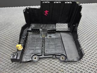 Площадка акб аккумулятора Renault Megane 2 поколение LM0B 2005, 1.6 л., K4M 760, бензин, МКПП, 632 — gris boreal-2, седан, передний привод, 8200467409