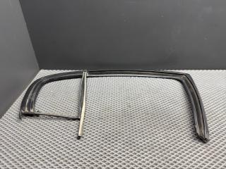 Уплотнитель стекла Renault Megane 2 поколение LM0B 2005, 1.6 л., K4M 760, бензин, МКПП, 632 — gris boreal-2, седан, передний привод, 7701475182