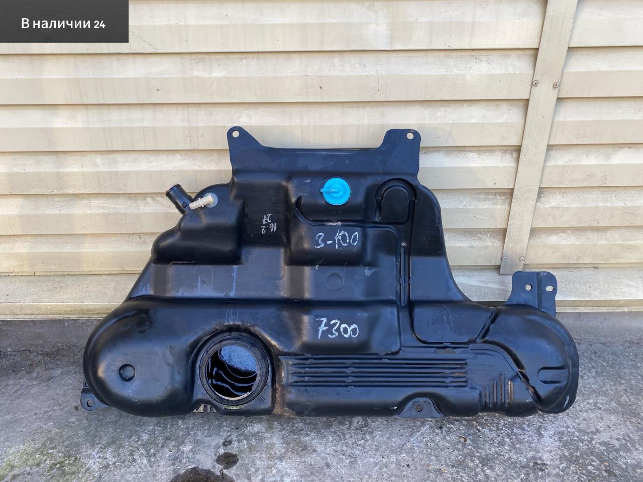 бак топливный Renault Megane 2 поколение LM0B 2005, 1.6 л., K4M 760, бензин, МКПП, 632 — gris boreal-2, седан, передний привод, 8200267448, 8200268930, 8200288807, 8200237881, 8200237883 - фото №1