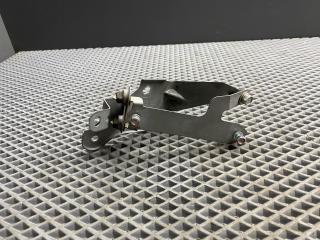 кронштейн блока управления Mitsubishi Lancer 10 поколение CY2A 2008, 1.5 л., 4A91, бензин, АКПП, x42b - черный, седан, передний привод