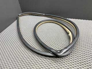 уплотнитель двери Toyota Camry XV30 [рестайлинг] ACV30L 2005, 2.4 л., 2AZ-FE, бензин, МКПП, 4q2 (бежевый), седан, передний привод, 6233233070E0, 62332-33070-B1