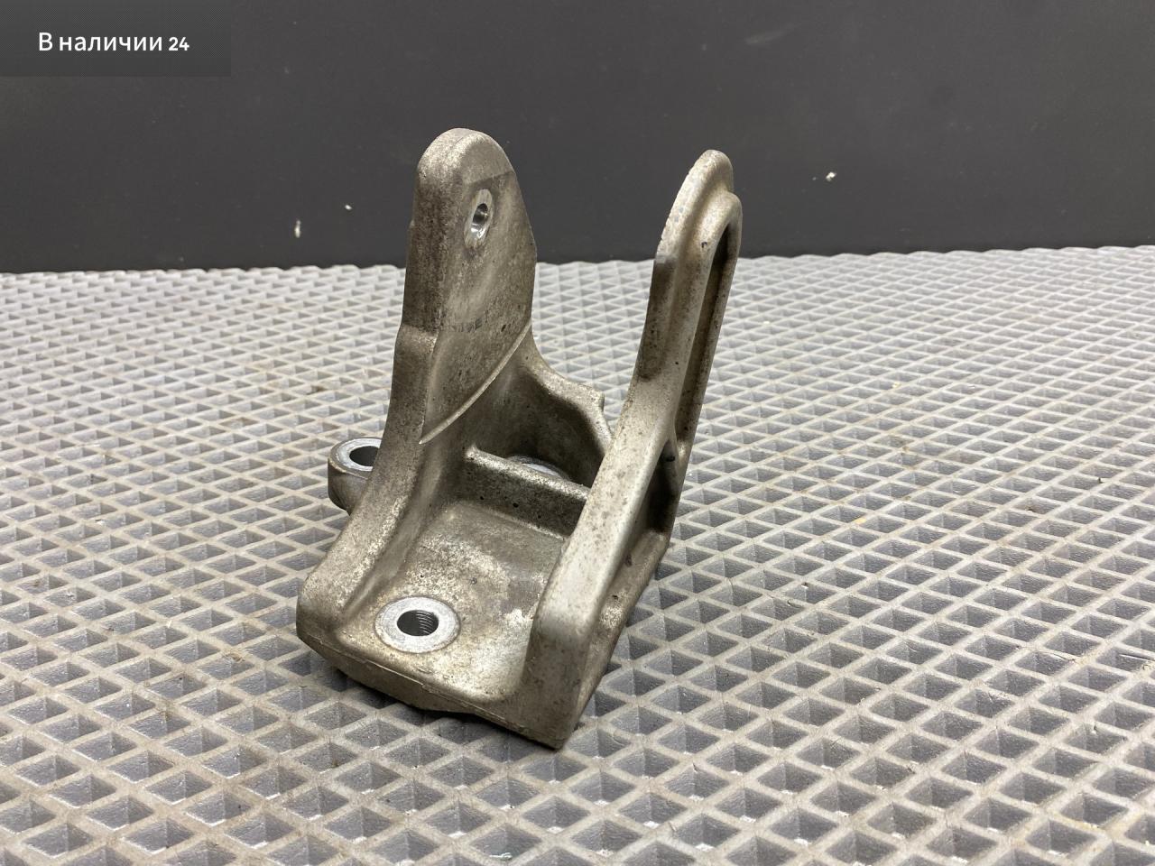 кронштейн КПП Mitsubishi Lancer 10 поколение CY2A 2008, 1.5 л., 4A91, бензин, АКПП, x42b - черный, седан, передний привод, 1092A070 - фото №1