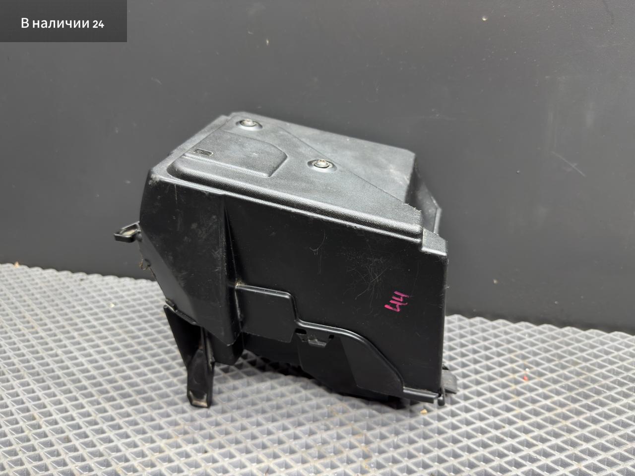 блок предохранителей Renault Megane 2 поколение LM0B 2005, 1.6 л., K4M 760, бензин, МКПП, 632 — gris boreal-2, седан, передний привод, 8200356348, 8200356340 - фото №1