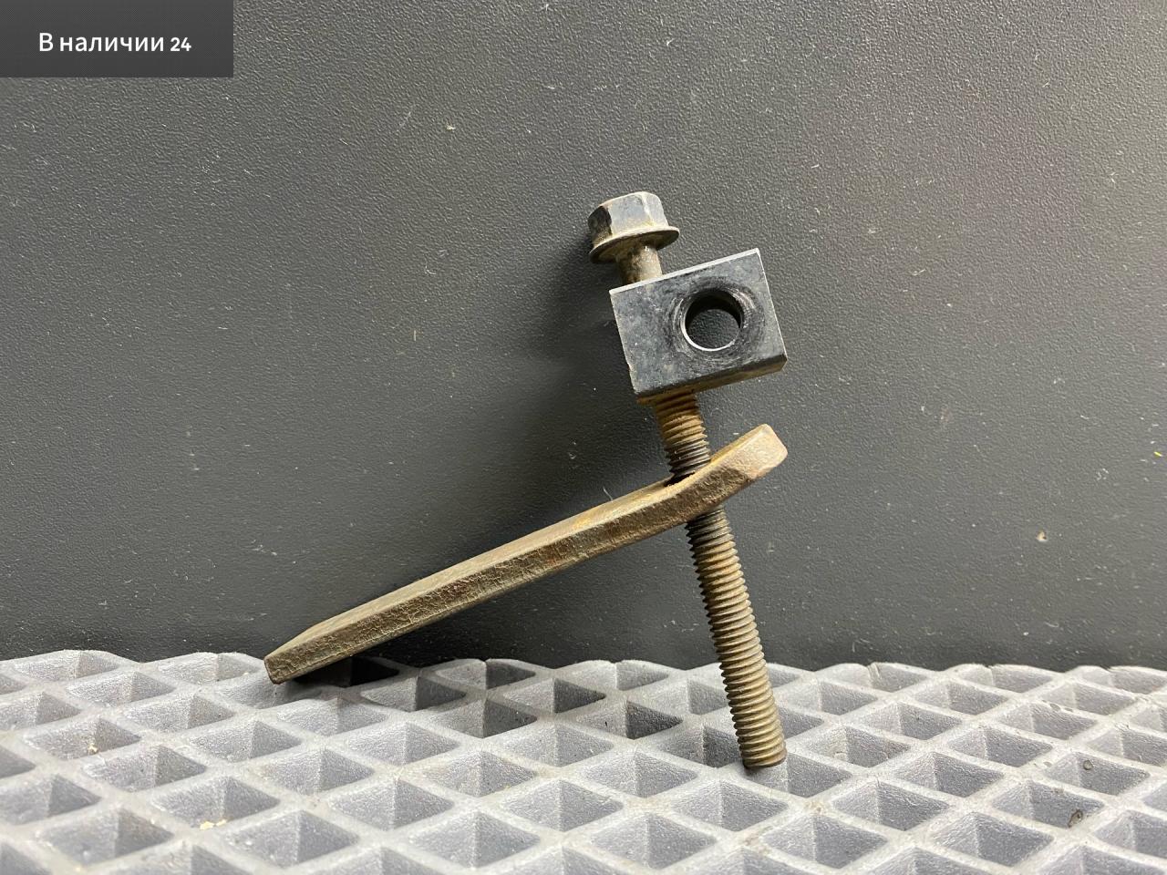 кронштейн генератора Mitsubishi Lancer 10 поколение CY2A 2008, 1.5 л., 4A91, бензин, АКПП, x42b - черный, седан, передний привод, 1801A039 - фото №1