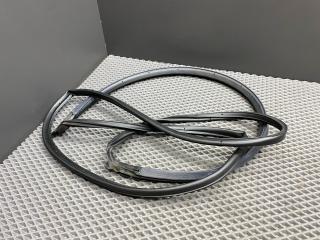 уплотнитель двери Toyota Camry XV30 [рестайлинг] ACV30L 2005, 2.4 л., 2AZ-FE, бензин, МКПП, 4q2 (бежевый), седан, передний привод, 6786133041, 67861-33040