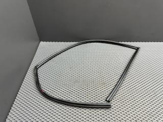 Уплотнитель стекла Kia Rio 2 поколение [рестайлинг] JB 2009, 1.4 л., G4EE, бензин, МКПП, белый ud - clear white, седан, передний привод, 825301G000