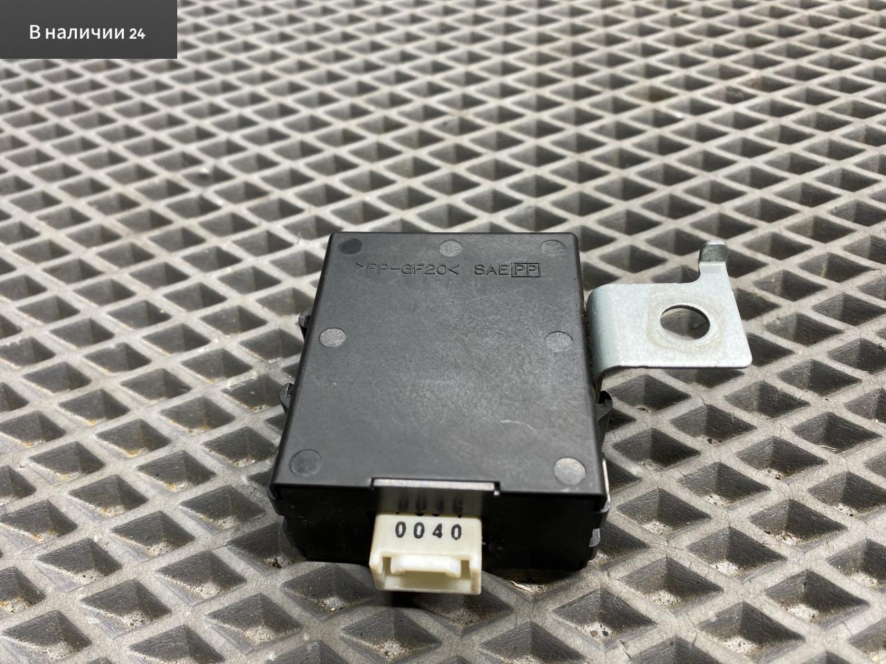 блок управления центральным замком Toyota Cami 1 поколение J122E 2001, 1.3 л., K3-VE, бензин, АКПП, 6a5 - черный, внедорожник 5 дв., задний привод, правый руль - фото №1