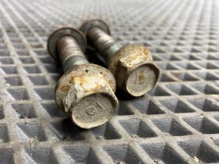 болт Mitsubishi Lancer 10 поколение CY2A 2008, 1.5 л., 4A91, бензин, АКПП, x42b - черный, седан, передний привод, MU000467