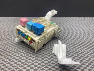 блок предохранителей Toyota Yaris XP9 KSP90 (2005 - 2009), 1.0 л., 1KR-FE, бензин, МКПП, хетчбэк 5 дв., передний привод, 70220-0198, 82730-52341