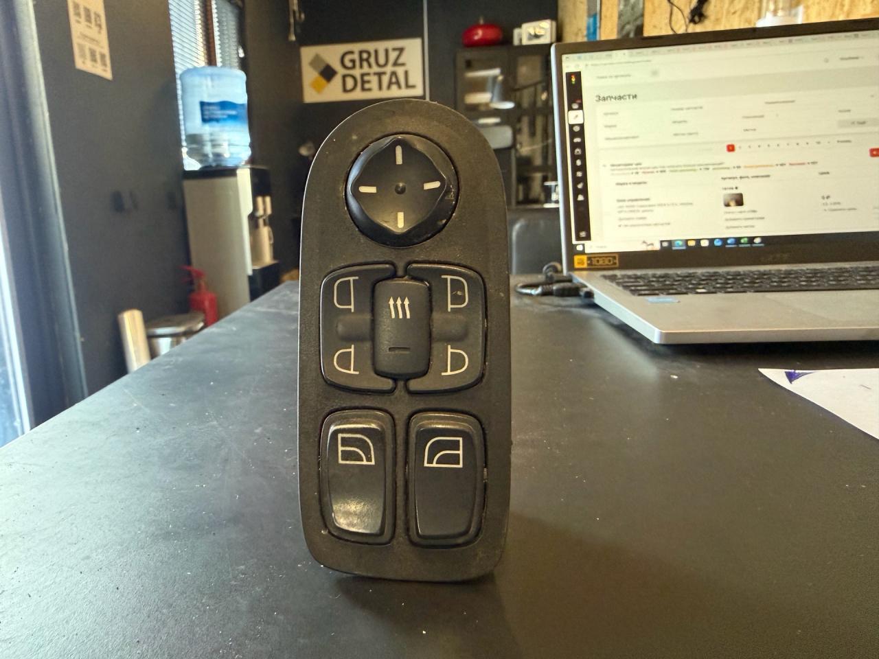 блок управления стеклоподъемниками DAF XF 106 1 поколение 2018, MX13 - фото №1