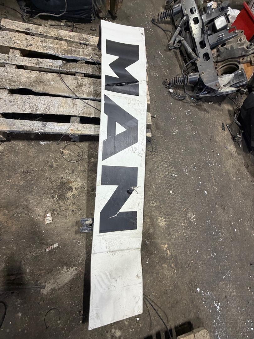 Спойлер кабины MAN TGX 1 поколение 2019, 10.5 л., D2066, дизель, МКПП - фото №1