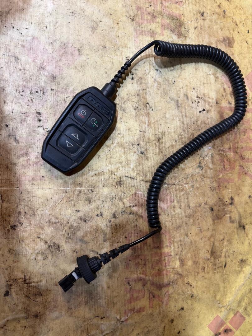 пульт управления пневмоподвеской DAF XF 106 1 поколение 2018, MX13, 2038921 - фото №1