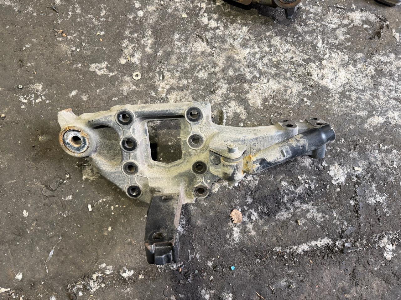 кронштейн (крепление) DAF XF 106 1 поколение 2018, MX13 - фото №1