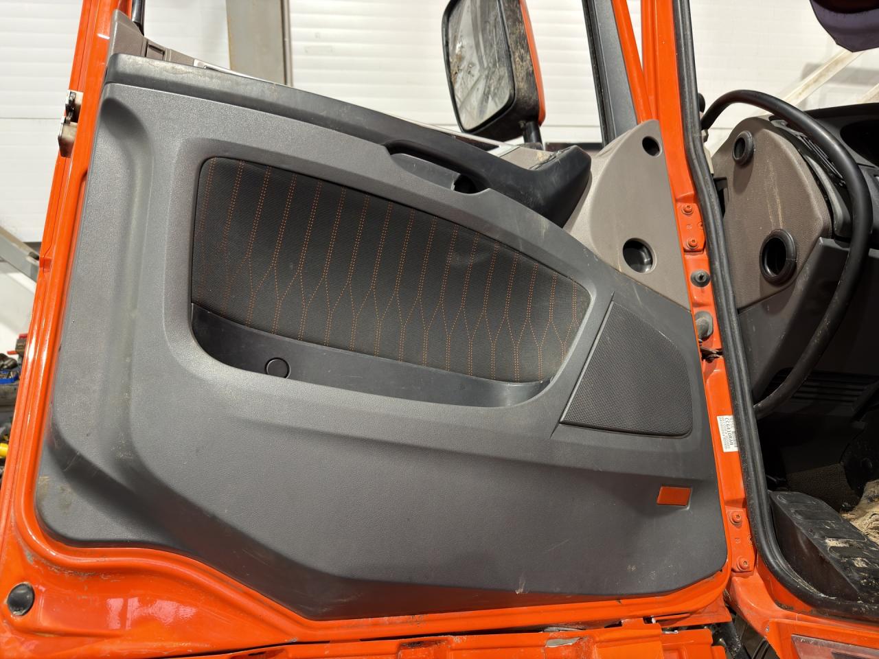 обшивка салона DAF XF 106 1 поколение 2018, MX13, 1935286 - фото №1