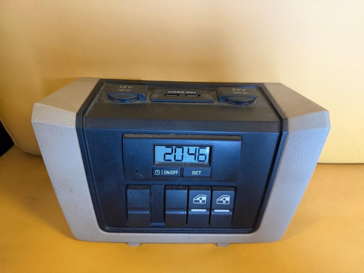 кнопка (выключатель) MAN TGX 1 поколение 2019, 10.5 л., D2066, дизель, МКПП, 81637450058 - фото №1