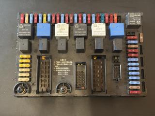 блок предохранителей Sitrak C7H 2023, АКПП, WG9716582301