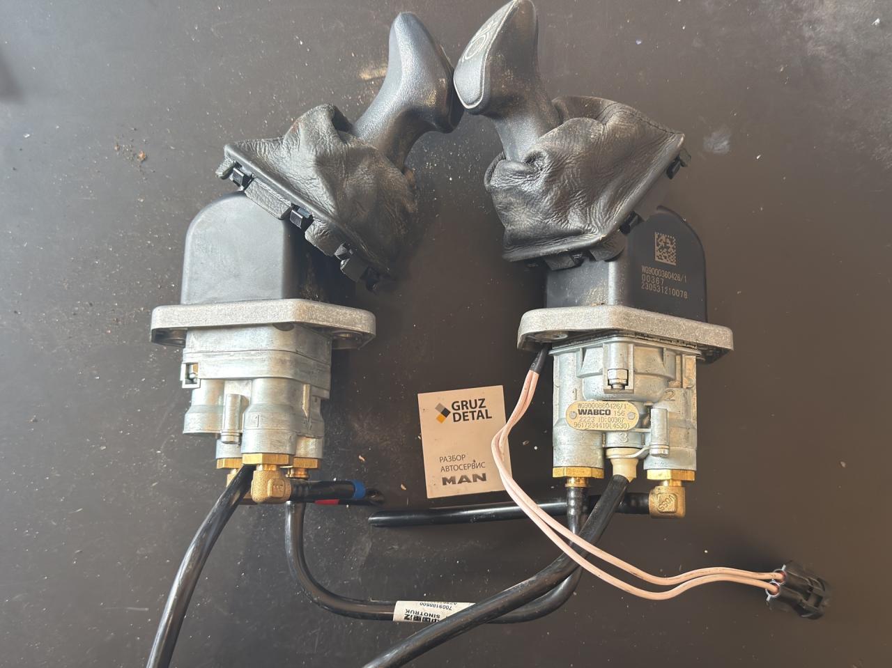 датчик угла поворота руля Sitrak C7H 2023, WG9000360426, WG9000360424 - фото №1