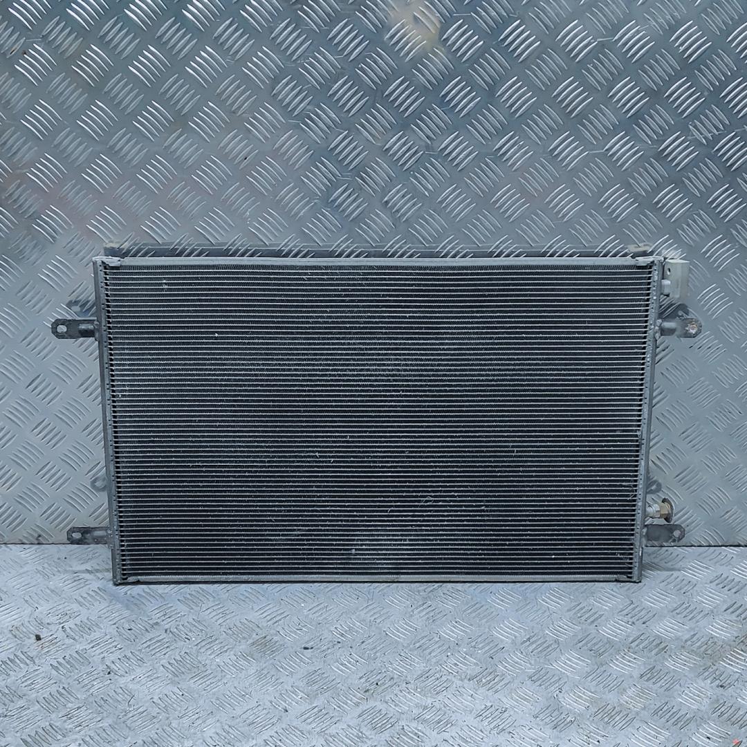 радиатор кондиционера Audi A6 4F/C6 2006, 2.4 л., i, BDW, бензин, вариатор, чёрный, седан, передний привод, правый руль, 4F0260401E - фото №1