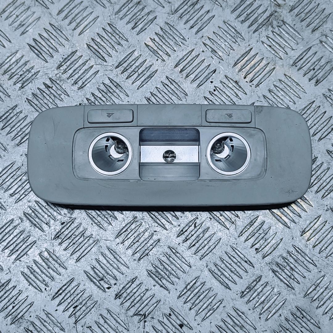 фонарь салона (плафон) Volkswagen Passat B6 2009, 2.0 л., TDi, CBAA, дизель, 6МКПП, серебристый, седан, передний привод, правый руль, 3C0947291D - фото №1