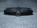 решетка радиатора Volkswagen Golf 6 поколение 2009, 2.0 л., TDi, CBDC, дизель, 5МКПП, голубой, передний привод, правый руль, 5K0853653, 5K0853651AF, 5K0853651AG - фото №2