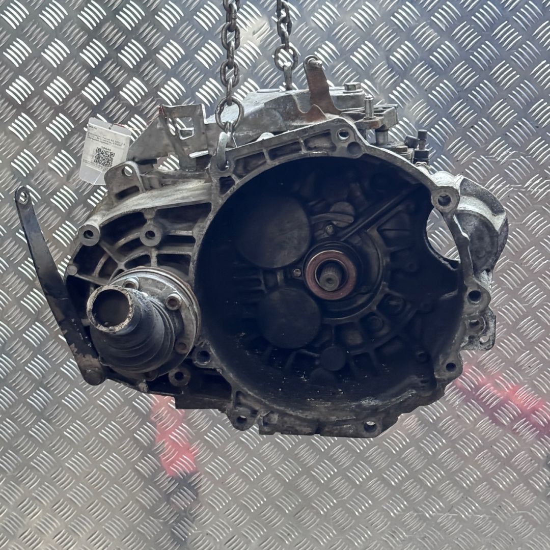 КПП механическая (МКПП) Volkswagen Passat B6 2005, 2.0 л., TDi, BKD, дизель, 6МКПП, передний привод, HDU - фото №1