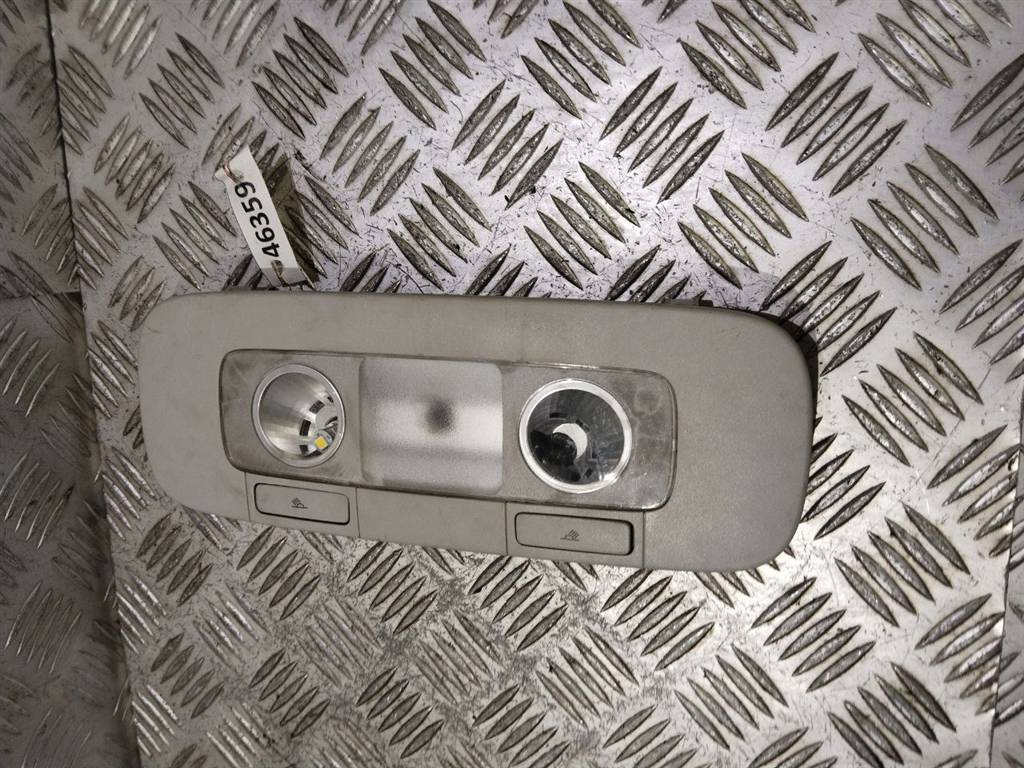 фонарь салона (плафон) Volkswagen Passat B6 2007, 2.0 л., TDi, BMR, дизель, 6МКПП, чёрный, седан, передний привод, правый руль, 3C0947133 - фото №1