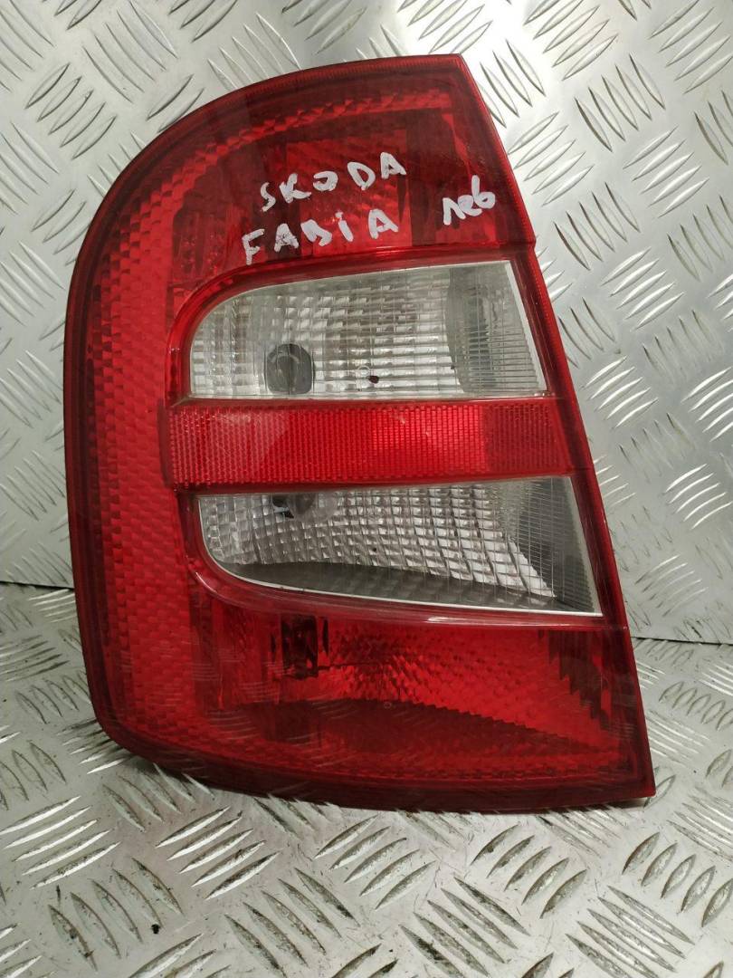 фонарь задний левый Skoda Fabia 1 поколение (6Y) 2002, хетчбэк 5 дв., 6Y6945111B, 6Y6945095B - фото №1